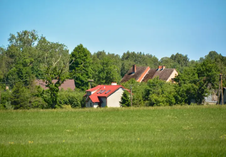 Domy w otoczeniu zieleni, jak długo trzeba czekać na pozwolenie budowy domu?